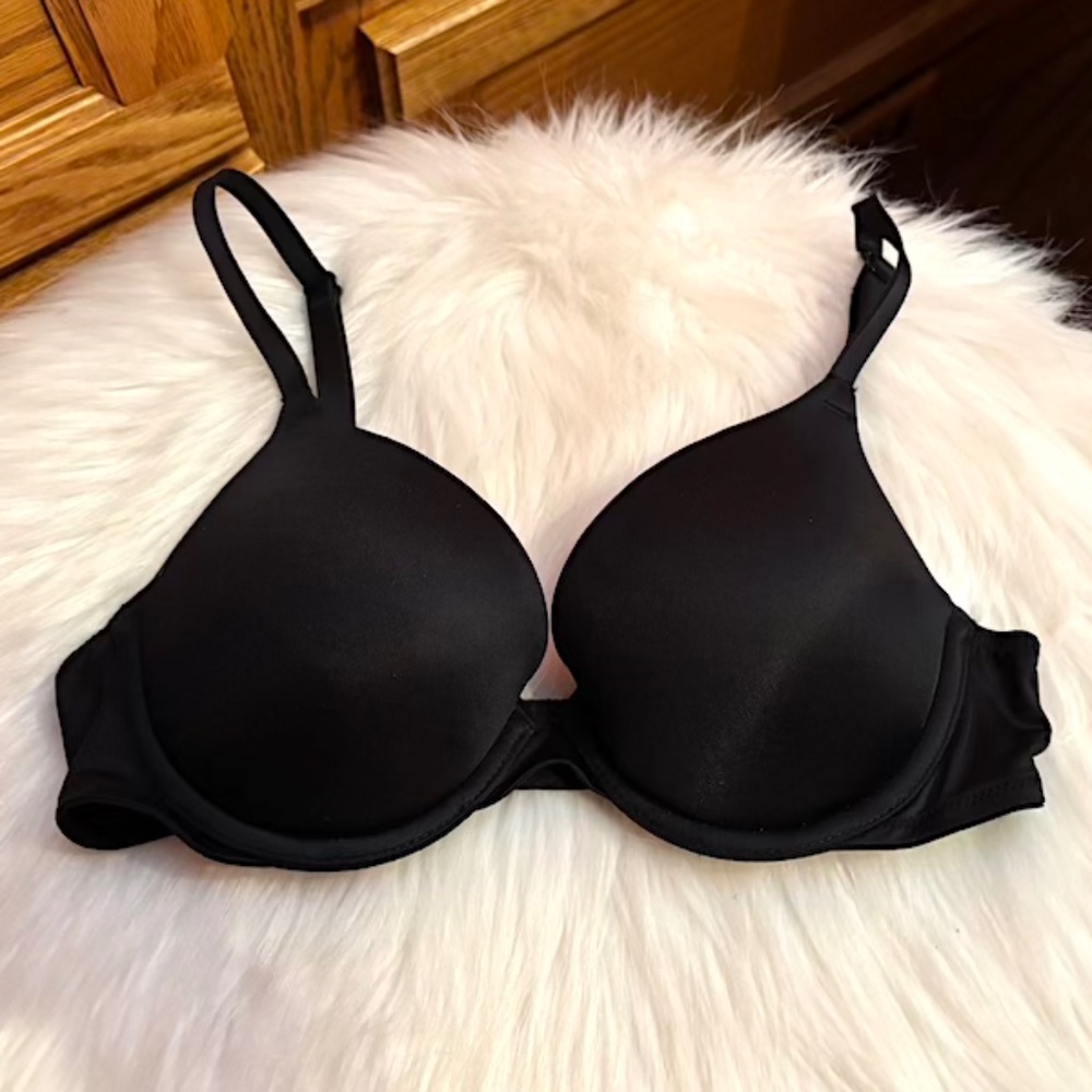 VS Pink Wear Everywhere Push-Up Bra - 32B (NWOT)